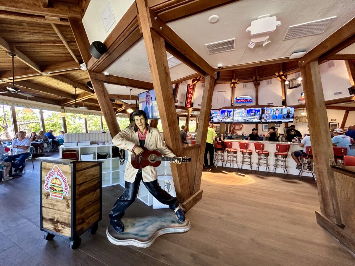 the original cheeburger cheeburger sanibel island interior
