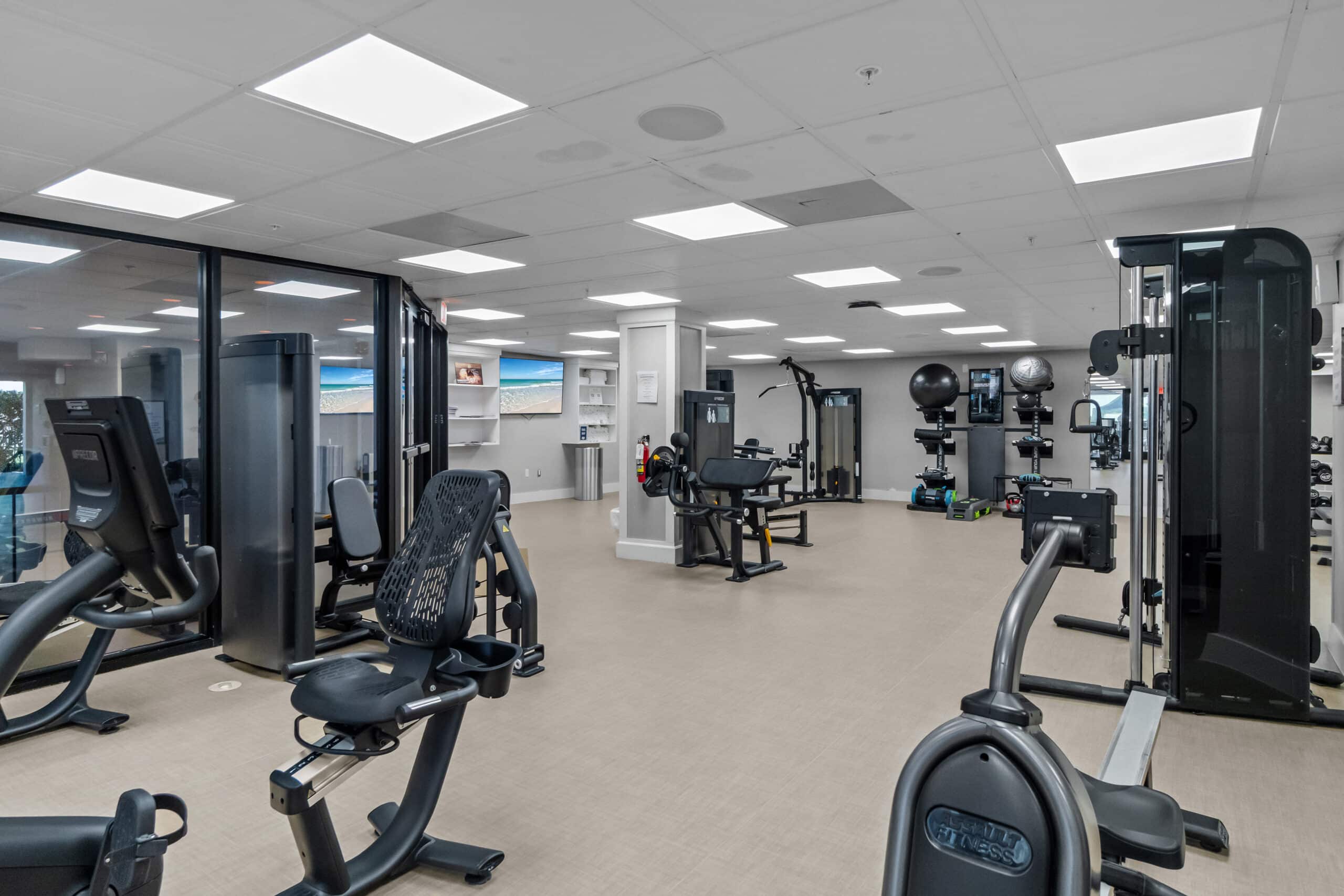 STATE-OF-THE-ART FITNESS CENTER